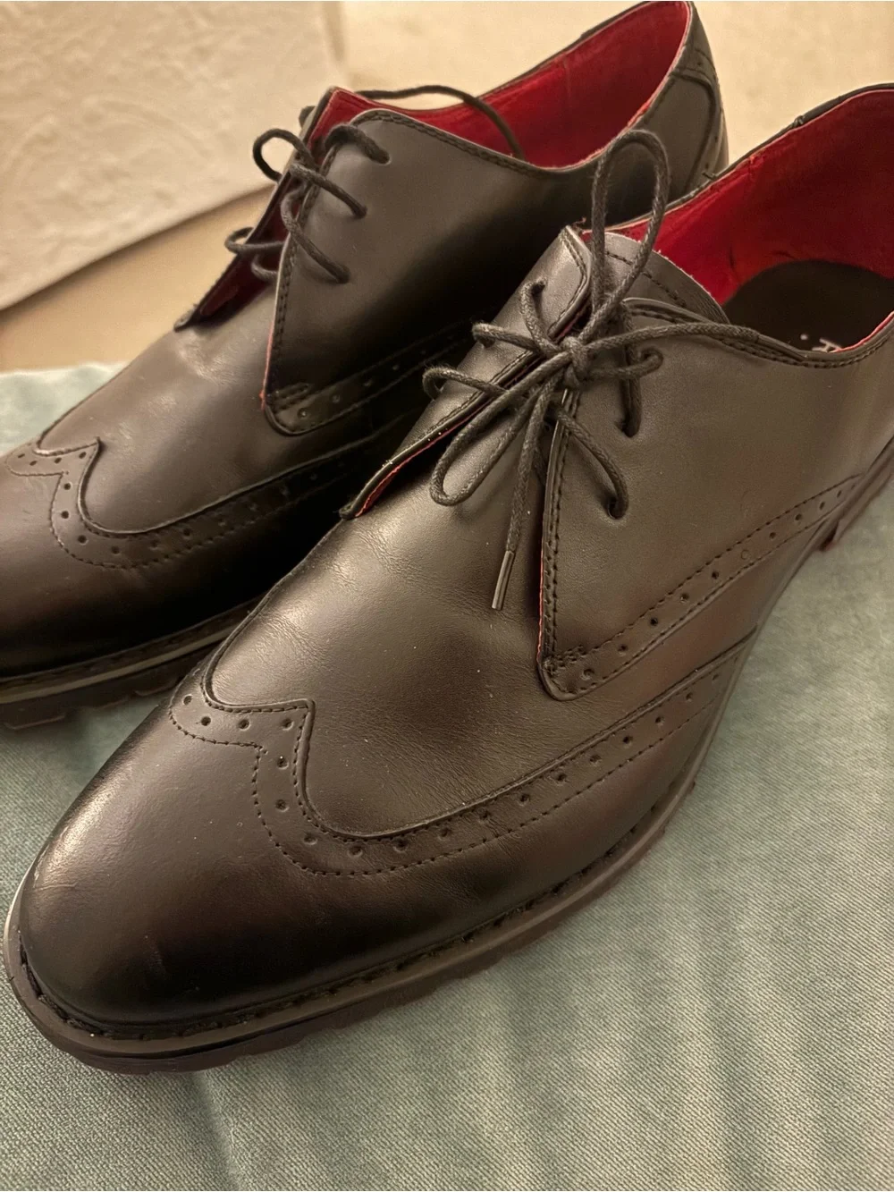 Robert Wayne Black Leather Wingtip Oxfords with Red Lining